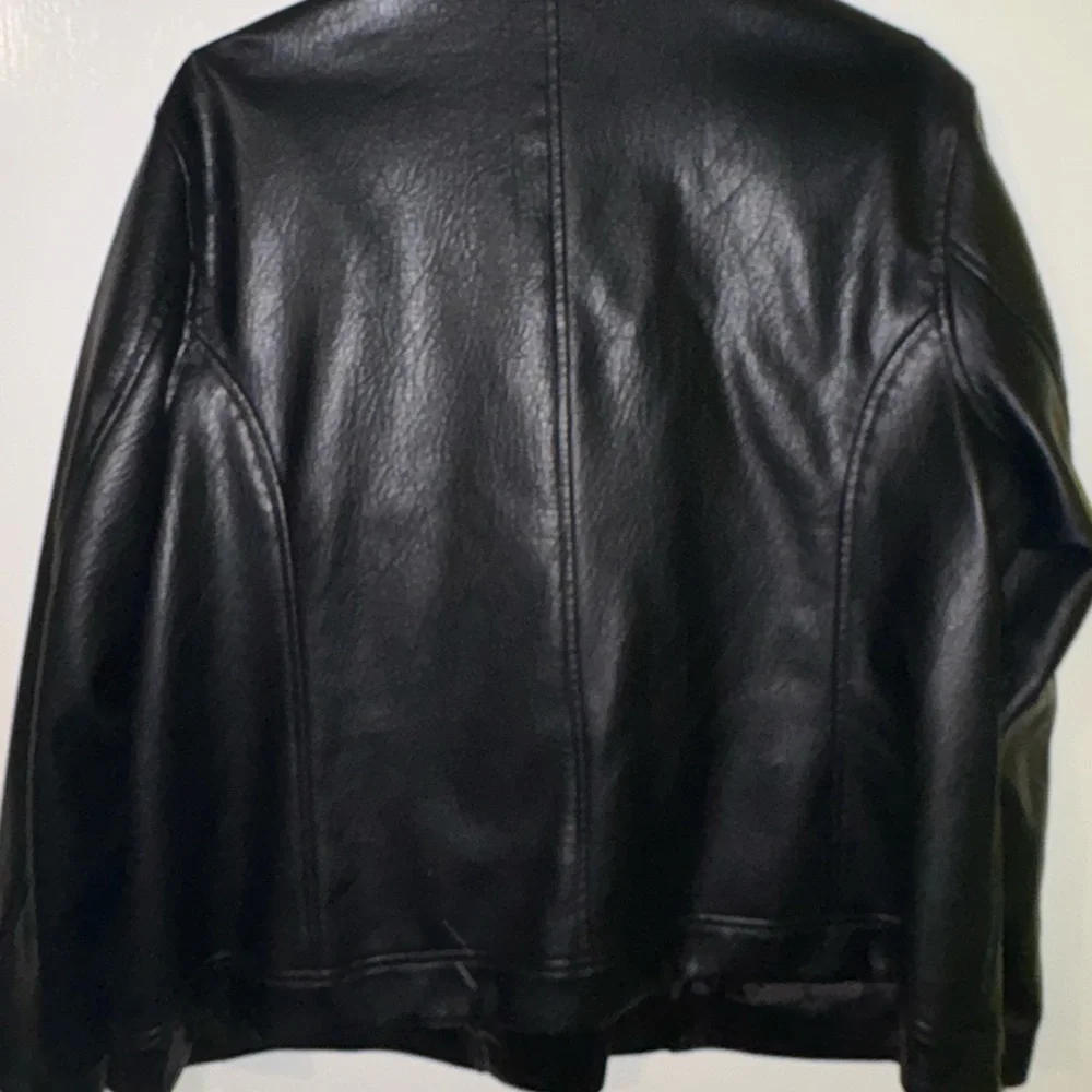 Old Navy Women's Black Leather Jacket - Picture 2 of 3